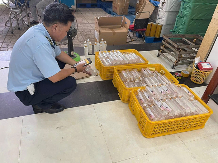 TP.HCM mở cao điểm kiểm tra và xử lý buôn lậu, gian lận thương mại dịp Tết Bính Ngọ 2026