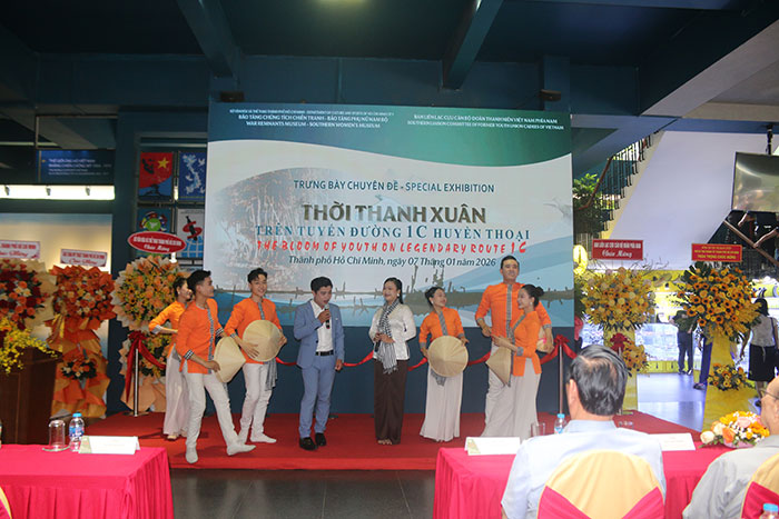 Nhìn lại 109 tư liệu “Thời thanh xuân trên tuyến đường 1C huyền thoại”