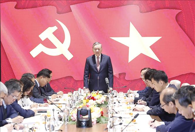 Tổng Bí thư làm việc với các Đại sứ, Trưởng cơ quan đại diện ngoại giao Việt Nam tại nước ngoài