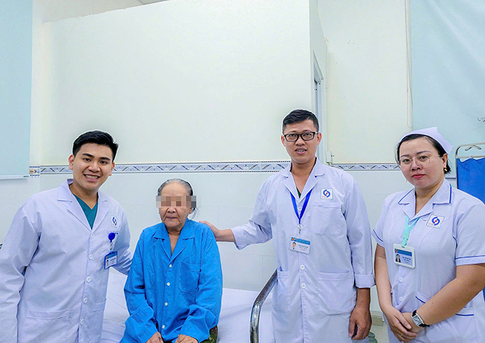 TP.HCM: Điều trị thành công trường hợp “sỏi chồng sỏi” chỉ với một lần phẫu thuật