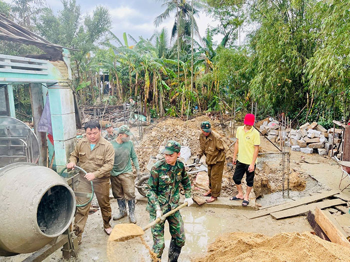 Xuyên Tết xây nhà giúp dân