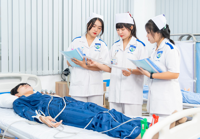 Nâng tỷ lệ sinh viên tốt nghiệp đúng hạn Cần xây dựng hệ sinh thái chăm sóc người học toàn diện