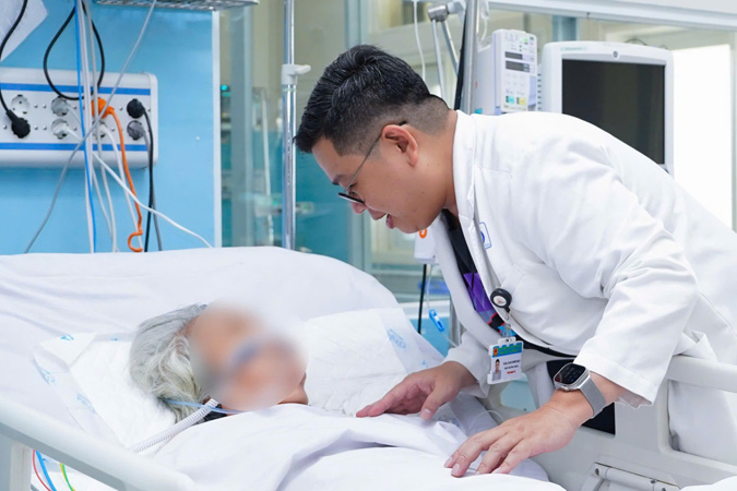 “Blouse trắng” thức cùng mùa xuân