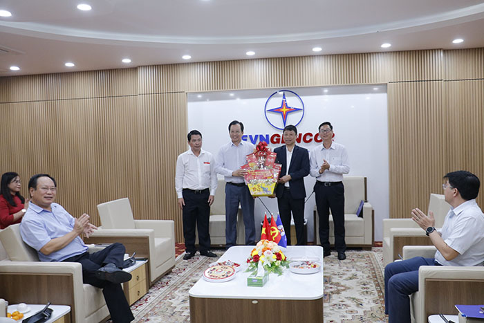 Lãnh đạo TP.Cần Thơ thăm và chúc Tết các doanh nghiệp tiêu biểu