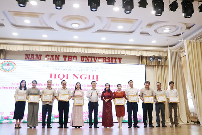 Sở GD-ĐT cần chủ động, kịp thời hướng dẫn, hỗ trợ chuyên môn, nghiệp vụ cho các xã, phường