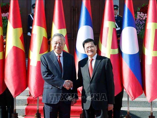 Lễ đón trọng thể Tổng Bí thư Tô Lâm tại thủ đô Viêng Chăn (Lào)