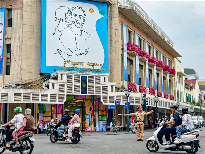 Thủ tướng yêu cầu tiếp tục tăng cường bảo đảm trật tự, an toàn giao thông dịp Tết