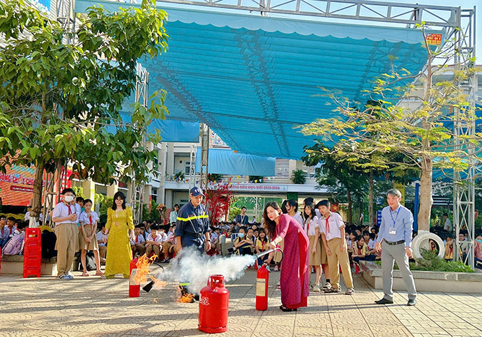 Hoạt động giáo dục kỹ năng sống sôi nổi ở nhiều trường học những ngày cận Tết