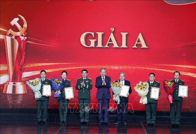 Tổng Bí thư Tô Lâm dự tổng kết, trao giải cuộc thi “Vững bước dưới cờ Đảng”