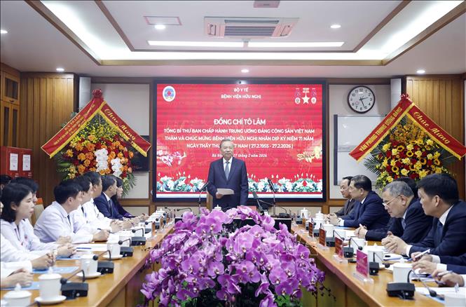 Tổng Bí thư: Mỗi thầy thuốc phải là điểm tựa của người bệnh trong những thời khắc khó khăn nhất