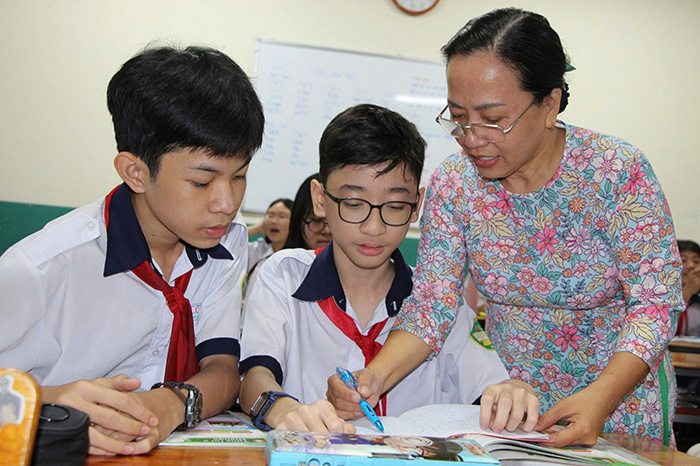 Cần tôn vinh phụ nữ làm giáo dục bằng những điều kiện phát triển thực chất