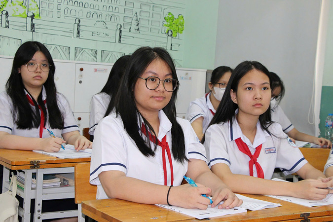 Học sinh không chủ quan khi đề tham khảo dễ