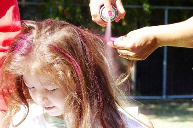 Không nên làm đẹp cho con quá sớm