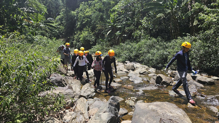 Làm du lịch từ việc giữ rừng