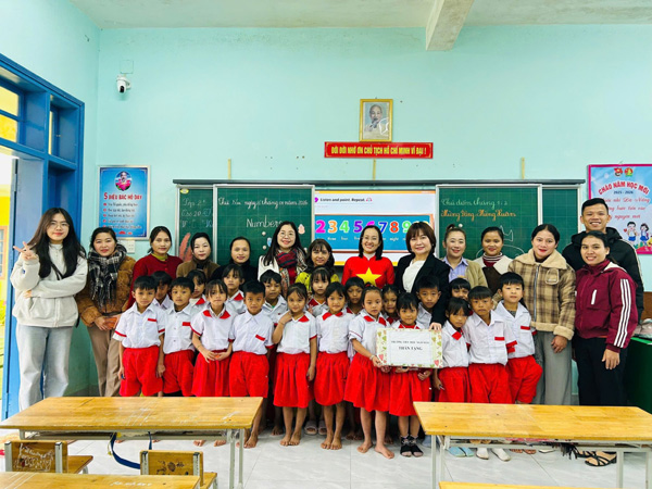 Các trường cùng tiến để thu hẹp khoảng cách giáo dục