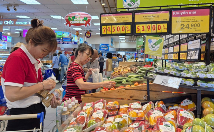 Sau Tết, giá nhiều loại rau củ quả tăng mạnh