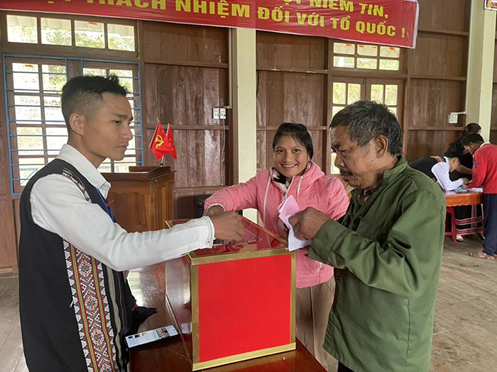 Hơn 2,1 triệu cử tri Đà Nẵng nô nức đi bỏ phiếu trong ngày hội non sông