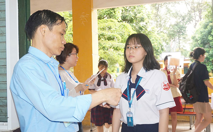 Đề thi học sinh giỏi môn ngữ văn lớp 12 của TP.HCM gây ấn tượng mạnh