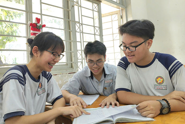 Bộ ba bạn thân “mê” địa cùng “rinh” giải học sinh giỏi thành phố