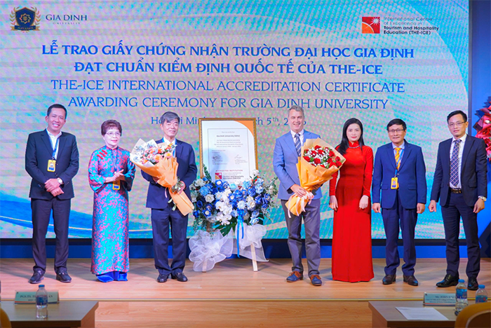 Trường đại học đầu tiên tại Việt Nam đạt chuẩn kiểm định quốc tế của THE-ICE