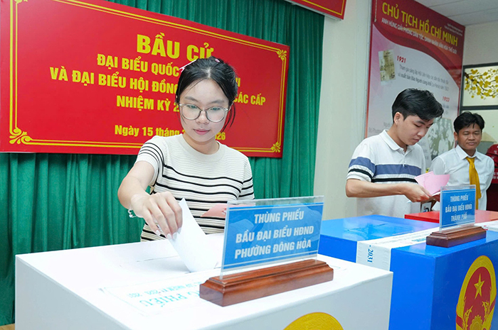 Sinh viên TP.HCM tự hào tham gia bầu cử