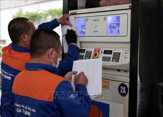 Xử lý nghiêm hành vi buôn lậu, vận chuyển trái phép xăng dầu qua biên giới