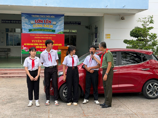 Trang bị “phao cứu sinh” cho học sinh