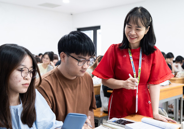 Lần đầu tiên có quy định về nhà giáo hợp đồng toàn thời gian sau nghỉ hưu