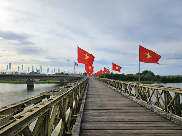 Từ dòng sông chia cắt đến không gian hòa bình