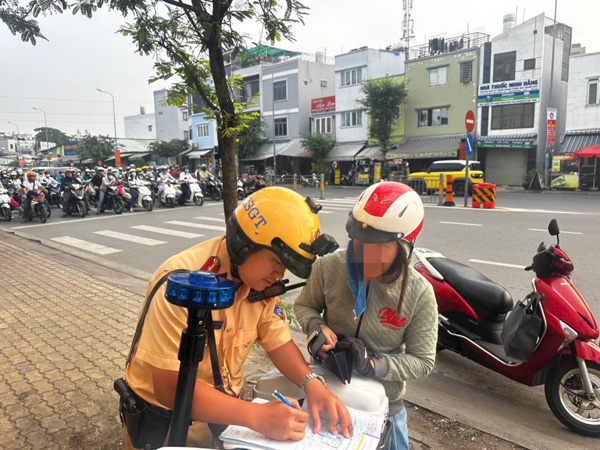 CSGT TP.HCM: Xử lý nghiêm hành vi chạy ngược chiều