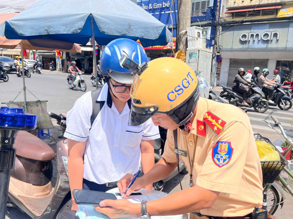 Tăng cường kiểm tra xe đạp điện, xe máy điện trong trường học