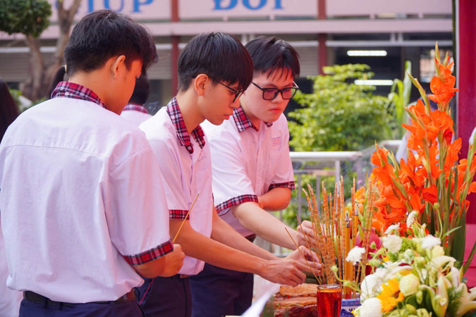 Đa dạng cách làm, lan tỏa tinh thần hướng về cội nguồn cho học sinh