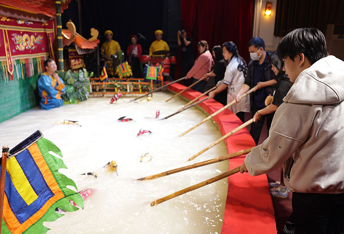 Làm đồ án tốt nghiệp về múa rối nước, sinh viên mong muốn đưa di sản văn hóa đến gần thế hệ trẻ