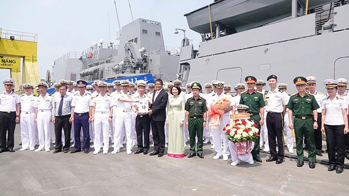 Tàu hộ vệ Asahi thăm hữu nghị Đà Nẵng