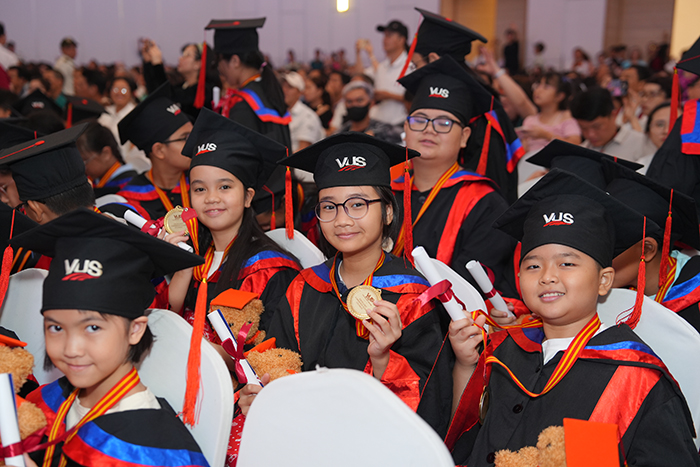 VUS chạm mốc 214.831 học viên nhận chứng chỉ Anh ngữ quốc tế