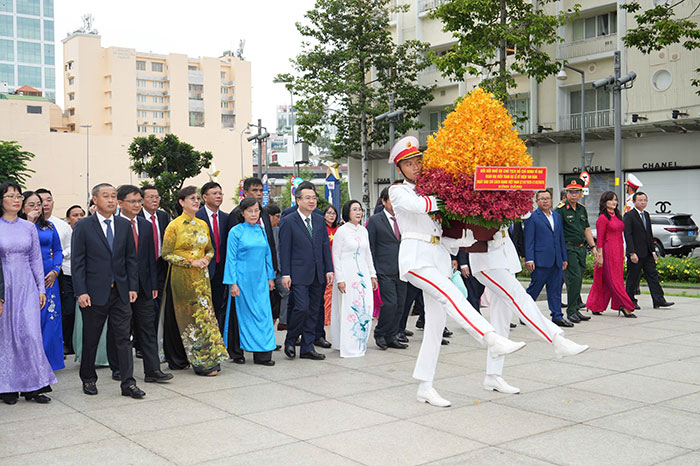 TP.HCM tiếp tục tổ chức hoạt động đền ơn đáp nghĩa dịp 30-4 và 1-5