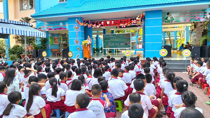 Nhiều học sinh Tiểu học Bình Quới Tây nóng sốt, mệt mỏi trước giờ bán trú: Trường tạm dừng bán trú để khử khuẩn