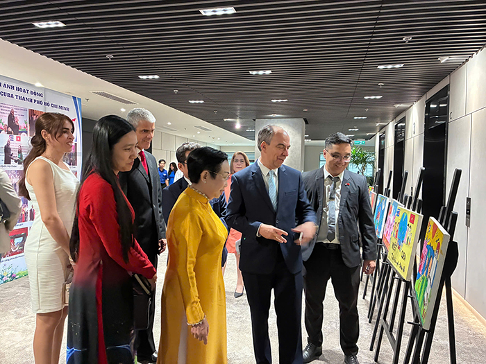 Hình ảnh đất nước Cuba kiên cường đã đến gần hơn với người dân TP.HCM