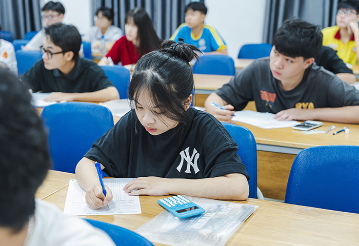 Khoảng 30% thí sinh thi đánh giá năng lực vào ĐH Quốc gia TP.HCM đợt đầu tiên đạt dưới 600 điểm