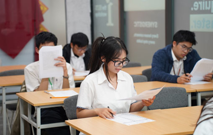 Bứt phá điểm thi tiếng Anh THPT quốc gia với mô hình học tập L.I.M