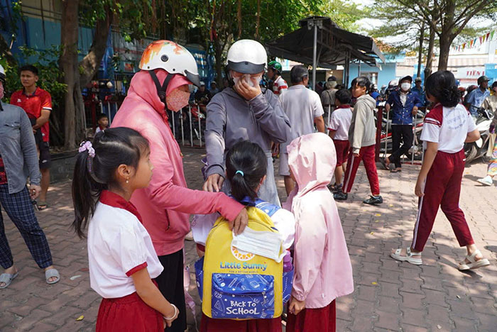 Hơn 200 học sinh nghỉ học sau vụ nghi ngộ độc tại Trường Tiểu học Bình Quới Tây