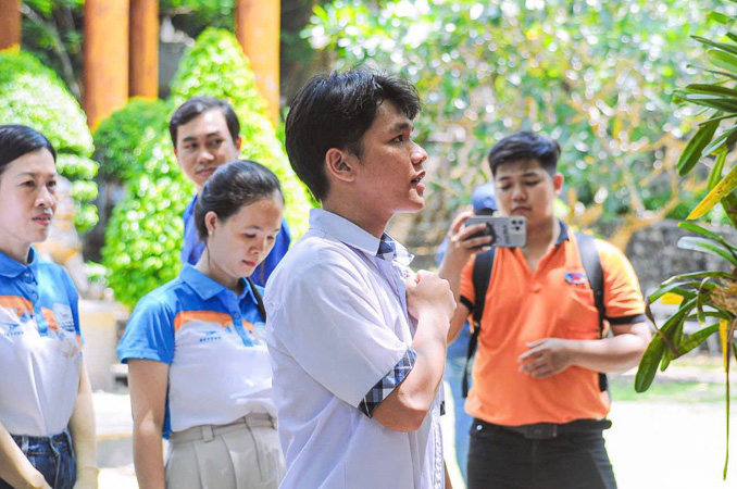 Ươm mầm “ hạt giống đỏ” từ ghế nhà trường