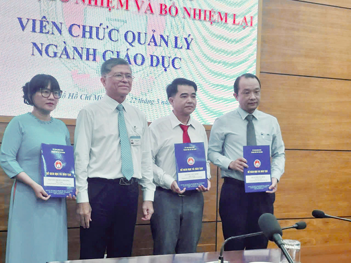 Sở GD-ĐT TP.HCM bổ nhiệm cán bộ quản lý cho trường THPT mới