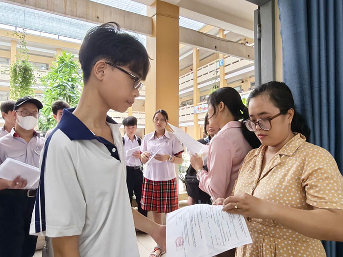 Hôm nay, hơn 151.000 thí sinh TP.HCM làm thủ tục dự thi kỳ thi tuyển sinh 10 lớn nhất cả nước
