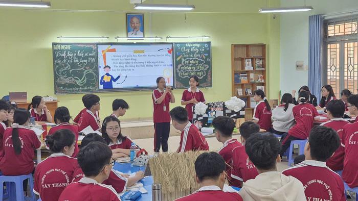 Giúp học sinh rèn luyện kỹ năng thuyết trình trước đám đông