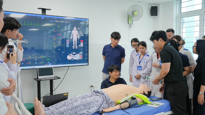 Hoàn thiện mô hình viện – trường để nâng tầm đào tạo y khoa