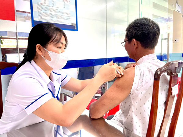 Vắc-xin là “lá chắn” cứu sống hàng triệu sinh mạng