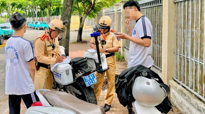Sở GD-ĐT TP.HCM yêu cầu hiệu trưởng 357 trường có học sinh vi phạm Luật ATGT kiểm điểm lại công tác tuyên truyền