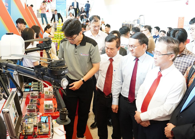 Đưa khoa học công nghệ vào giải quyết các điểm nghẽn