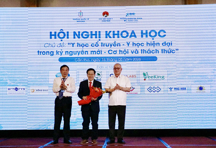 Góp phần xây dựng một nền y tế Việt Nam bản sắc và hiện đại
